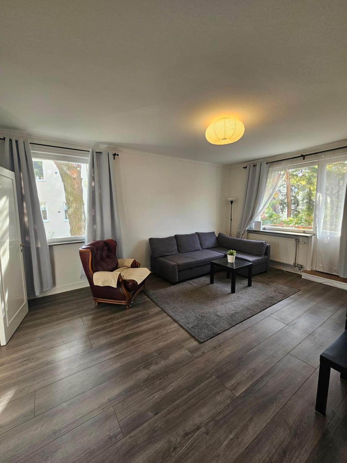 Apartmán Flatin Erbjuder Laegenheter I Soedra Stockholm Exteriér fotografie